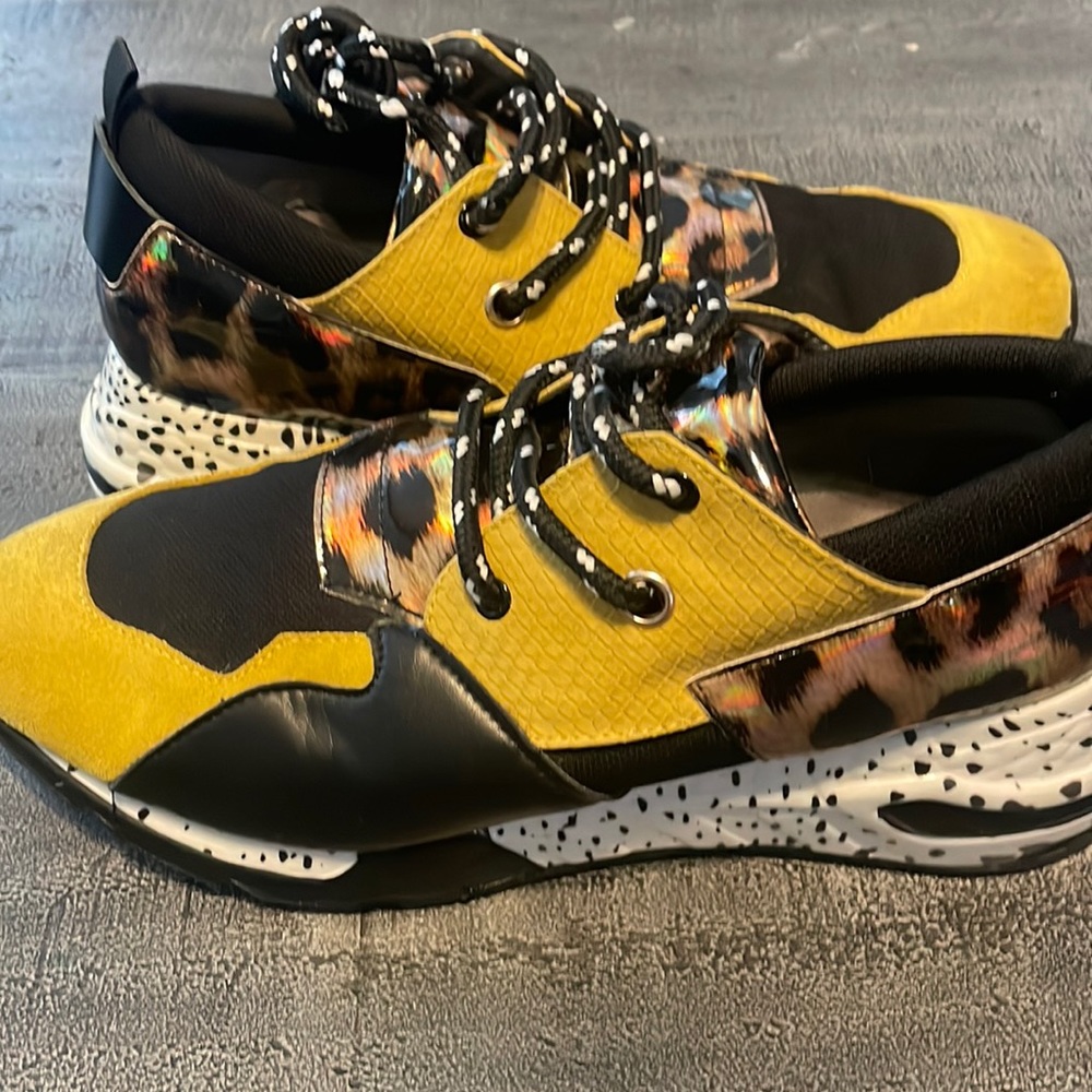 Steve Madden tennis shoes
